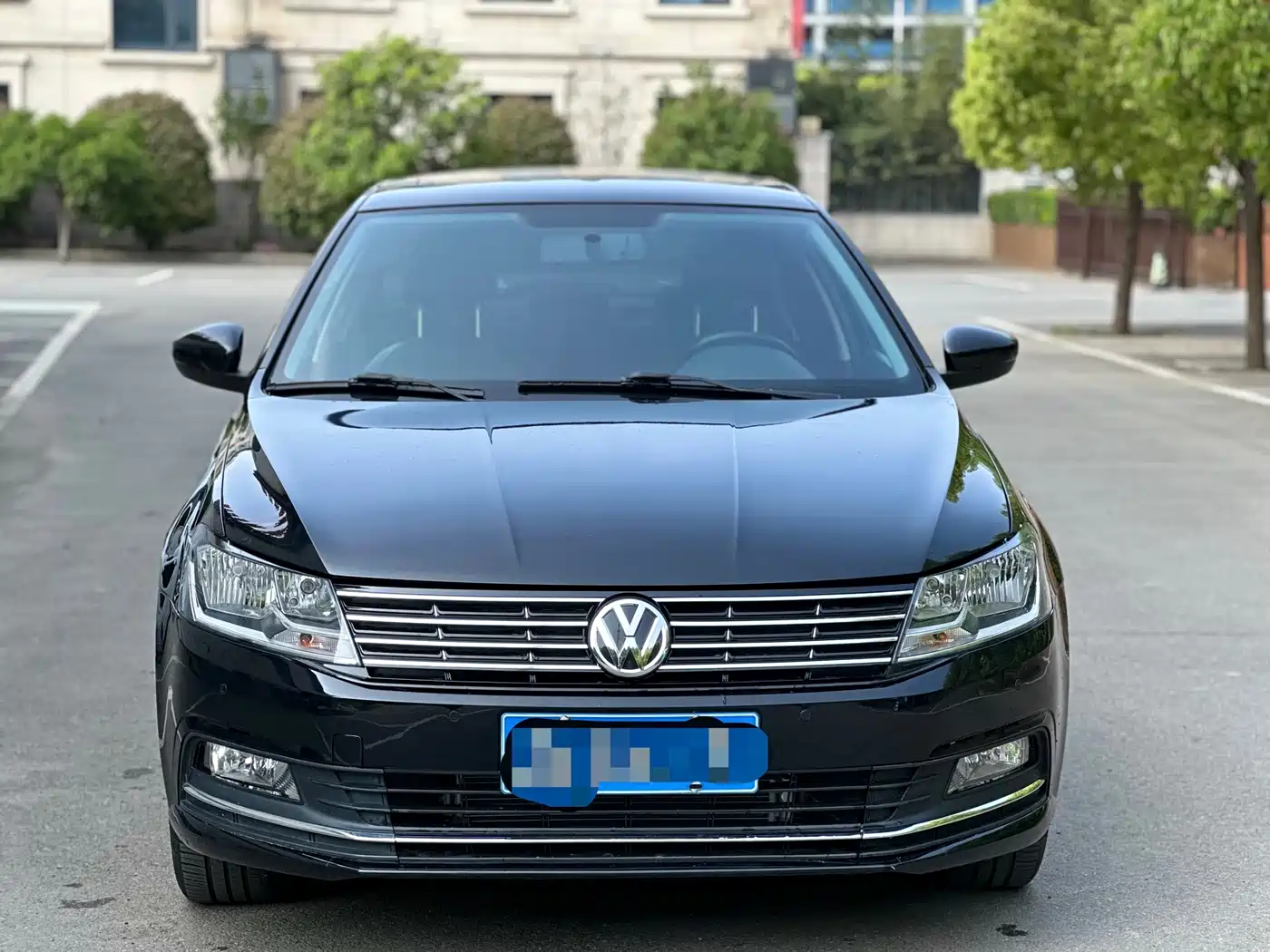 Volkswagen Lavida 2015 1.6L Automatic Comfort Edition фото 2