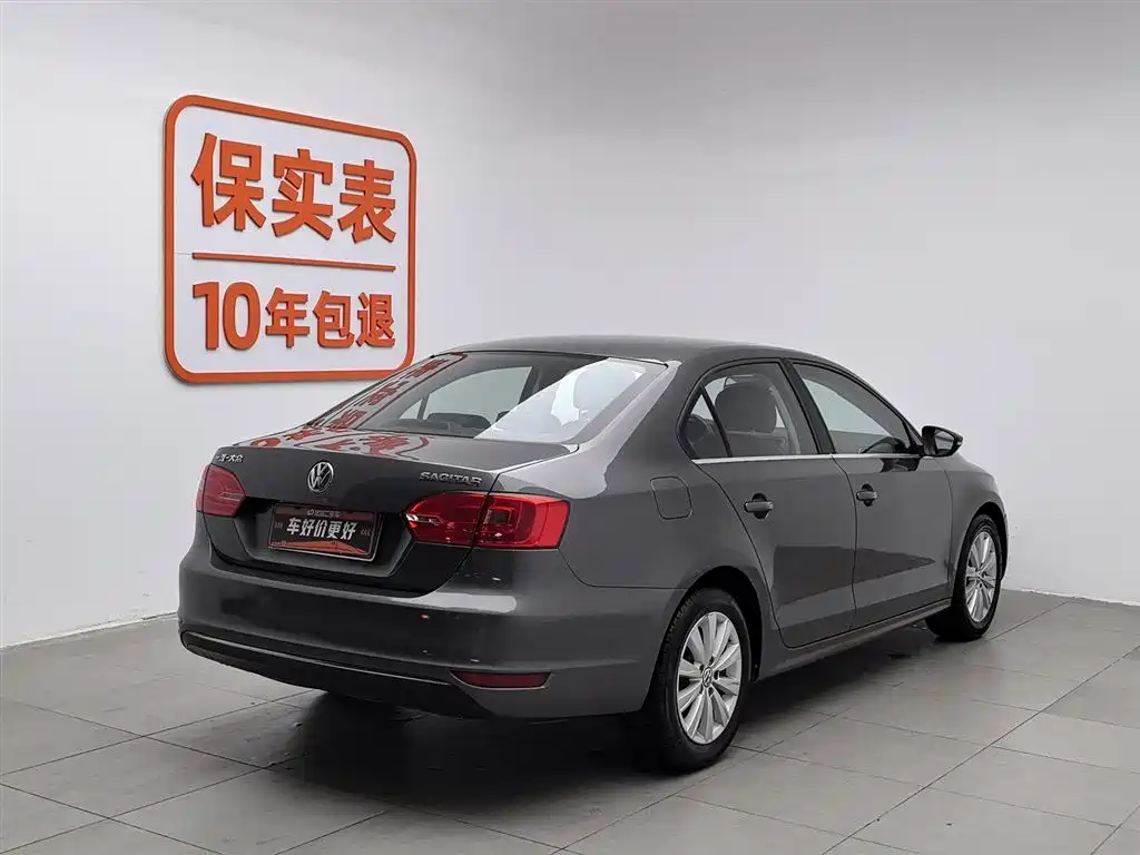 Volkswagen Sagitar 2014 Facelift 1.6L Manual Leading Version фото 2