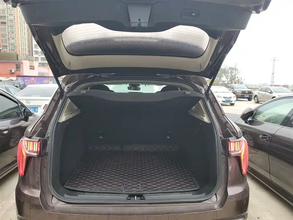 Lynk & Co 01 2017 2.0T 2WD фото 15