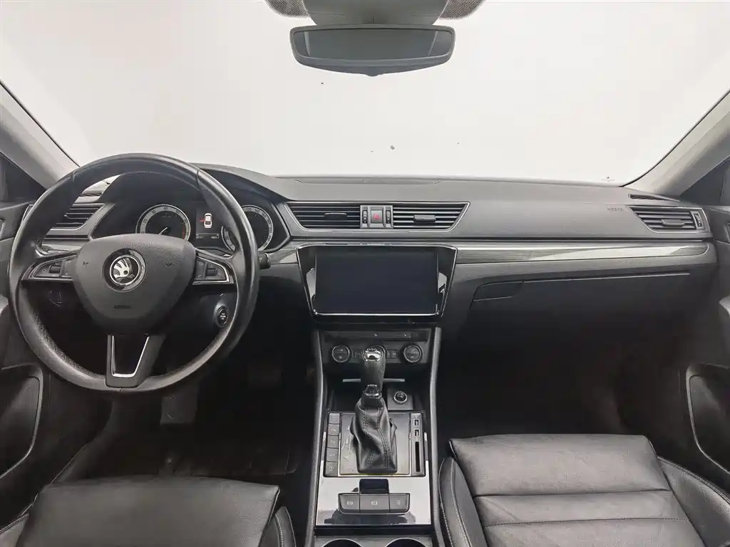 Škoda Superb 2018 TSI330 DSG Luxury Edition China V фото 5