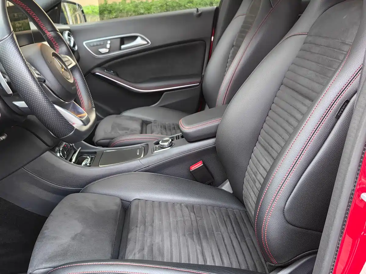 Mercedes-Benz CLA (Import) 2017 CLA 220 4MATIC фото 9