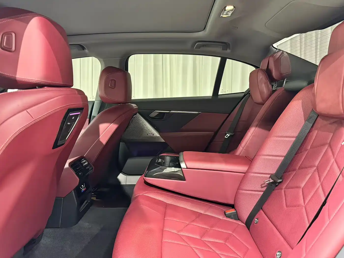 BMW 5 Series 2024 525Li Luxury Package фото 6