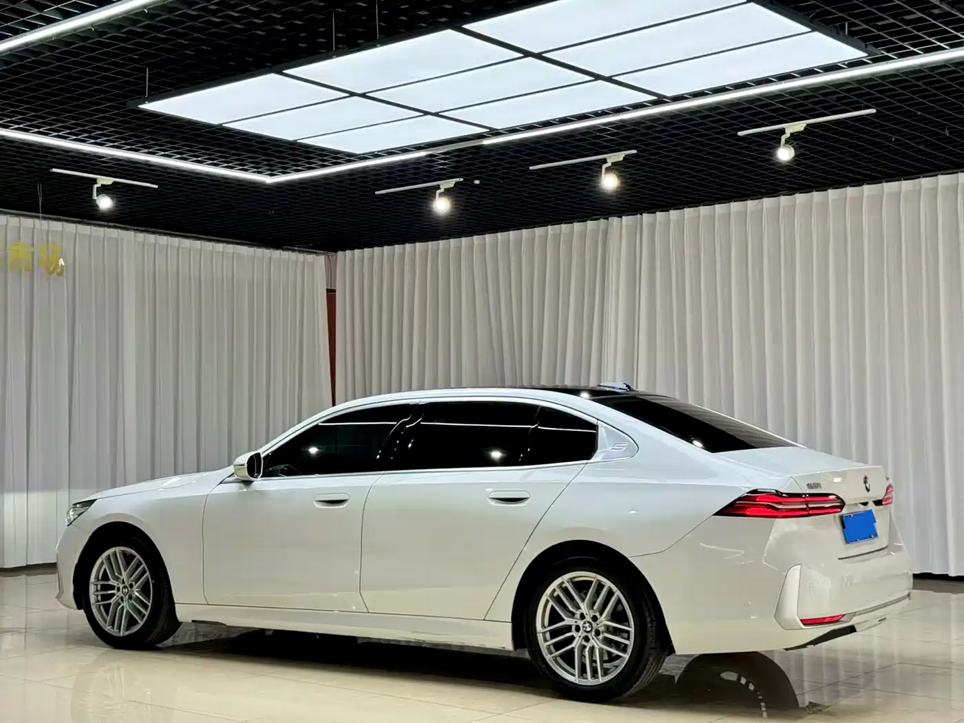 BMW 5 Series 2024 525Li Luxury Package фото 7
