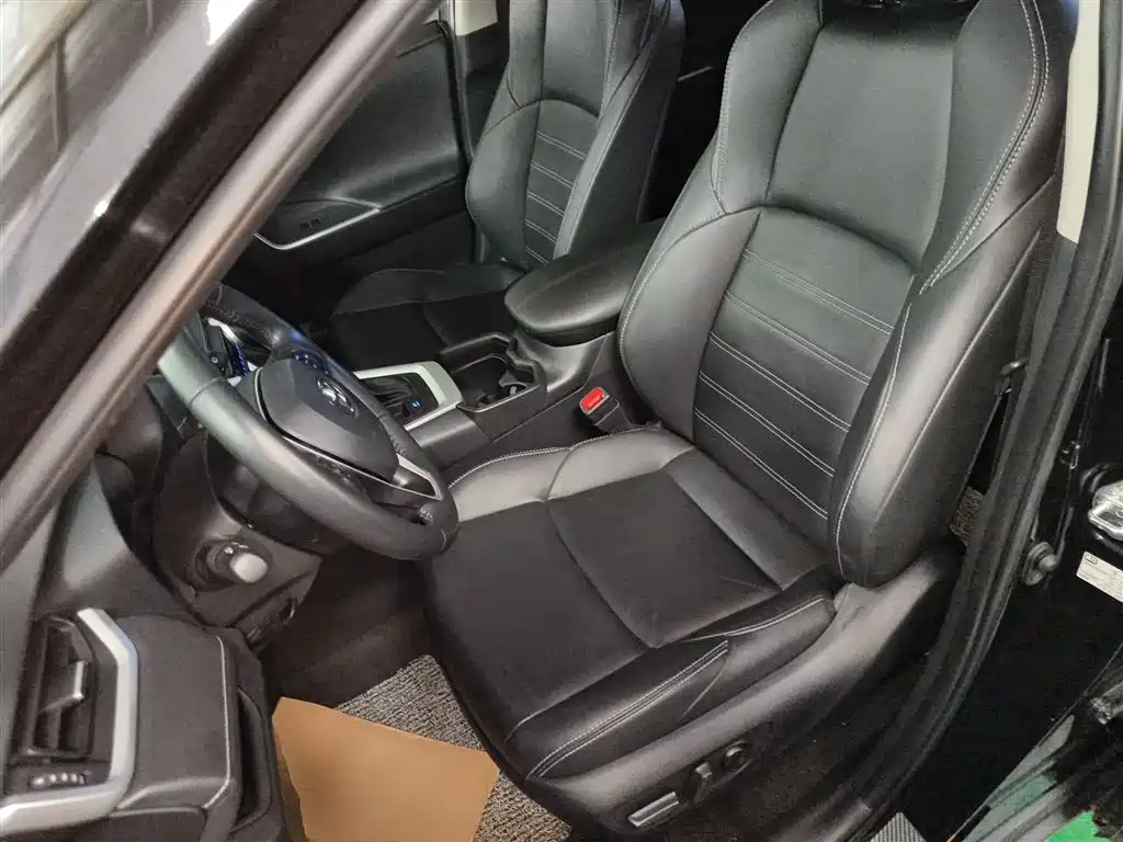 Toyota Wildlander 2022 Hybrid 2.5L E-CVT FWD Luxury PLUS Edition фото 11