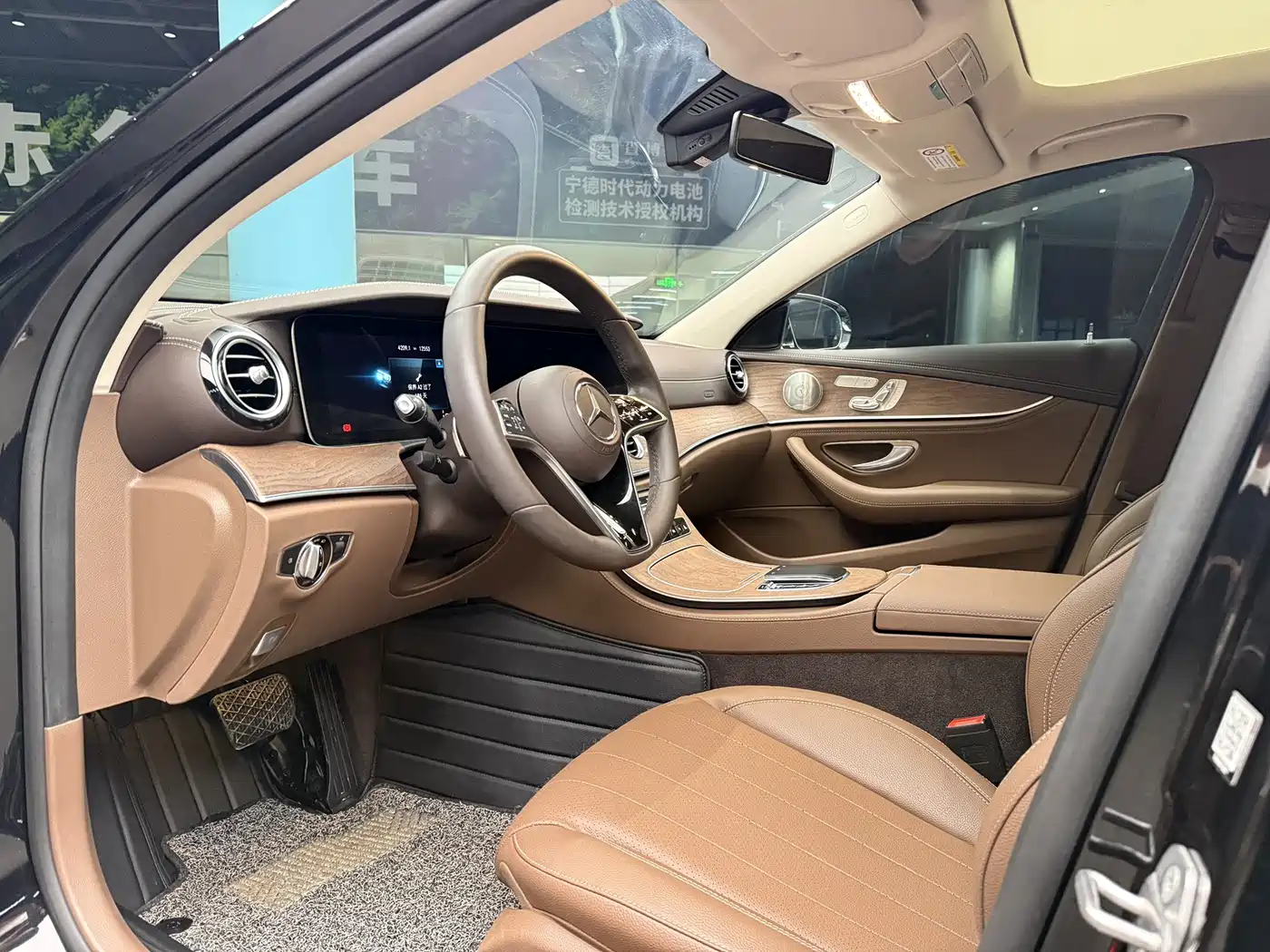 Mercedes-Benz E-Class 2022 E 300 L Luxury фото 14