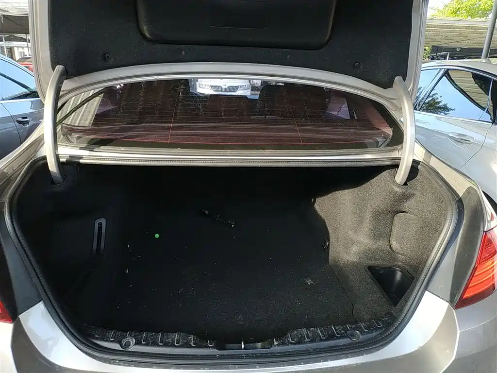 BMW 5 Series 2014 520Li Elegance фото 9