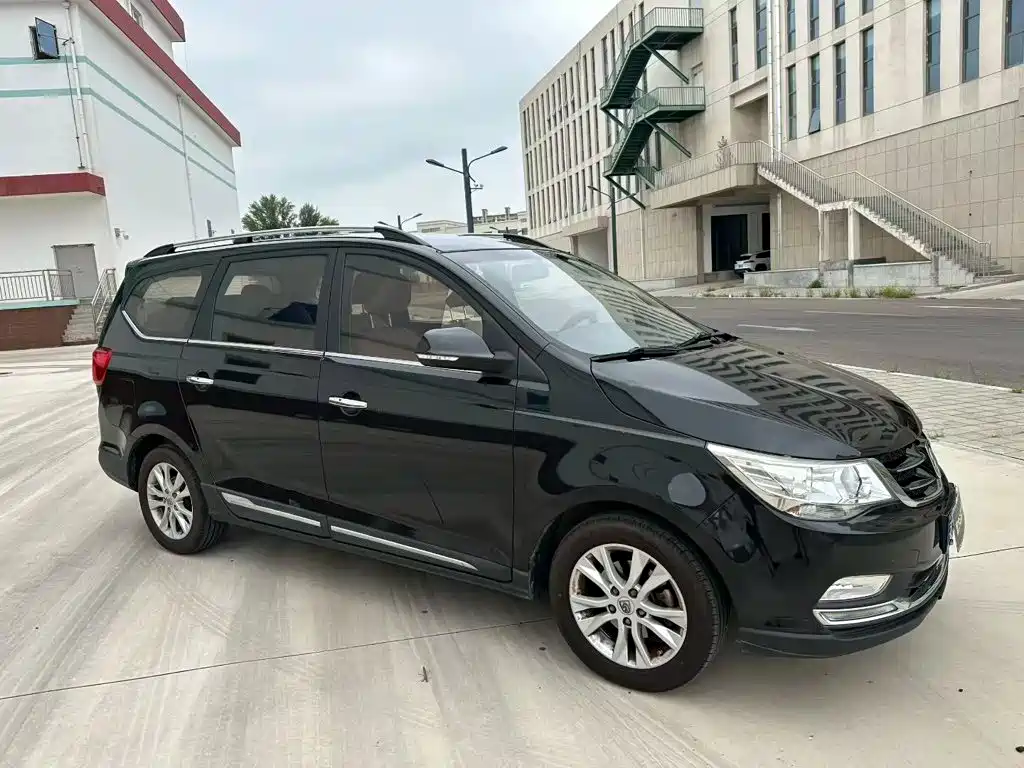 Фото 3 - Baojun 730