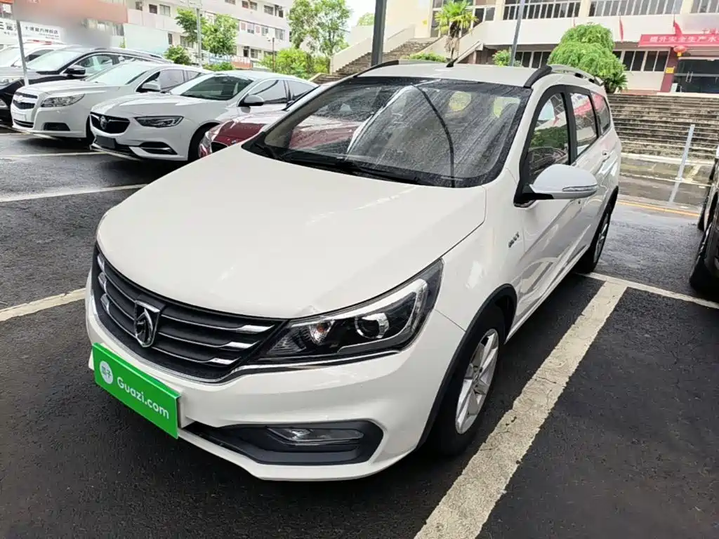 Baojun 310W 2017 2017 1.5L Manual Fashion Edition (China V)