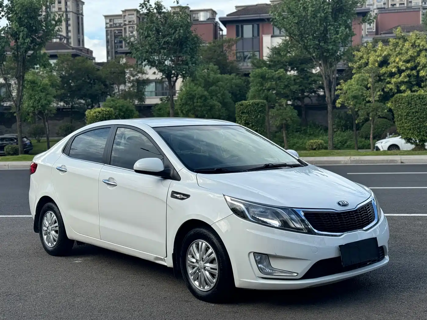 Kia K2 2013 2012 Sedan 1.4L AT GLS Commemorative Edition