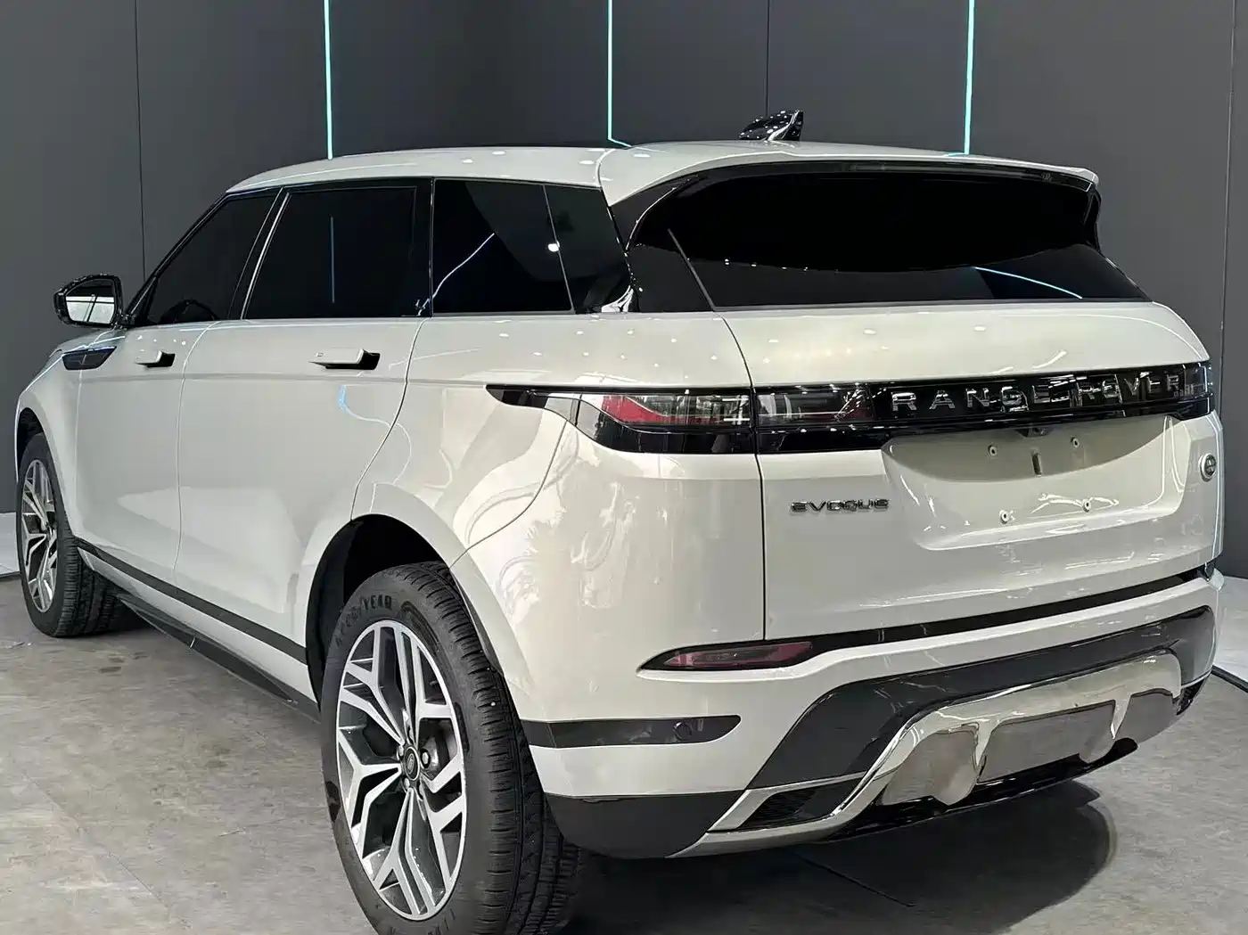 Land Rover Range Rover Evoque 2024 2024 Range Rover Evoque L 249PS Light Master Edition