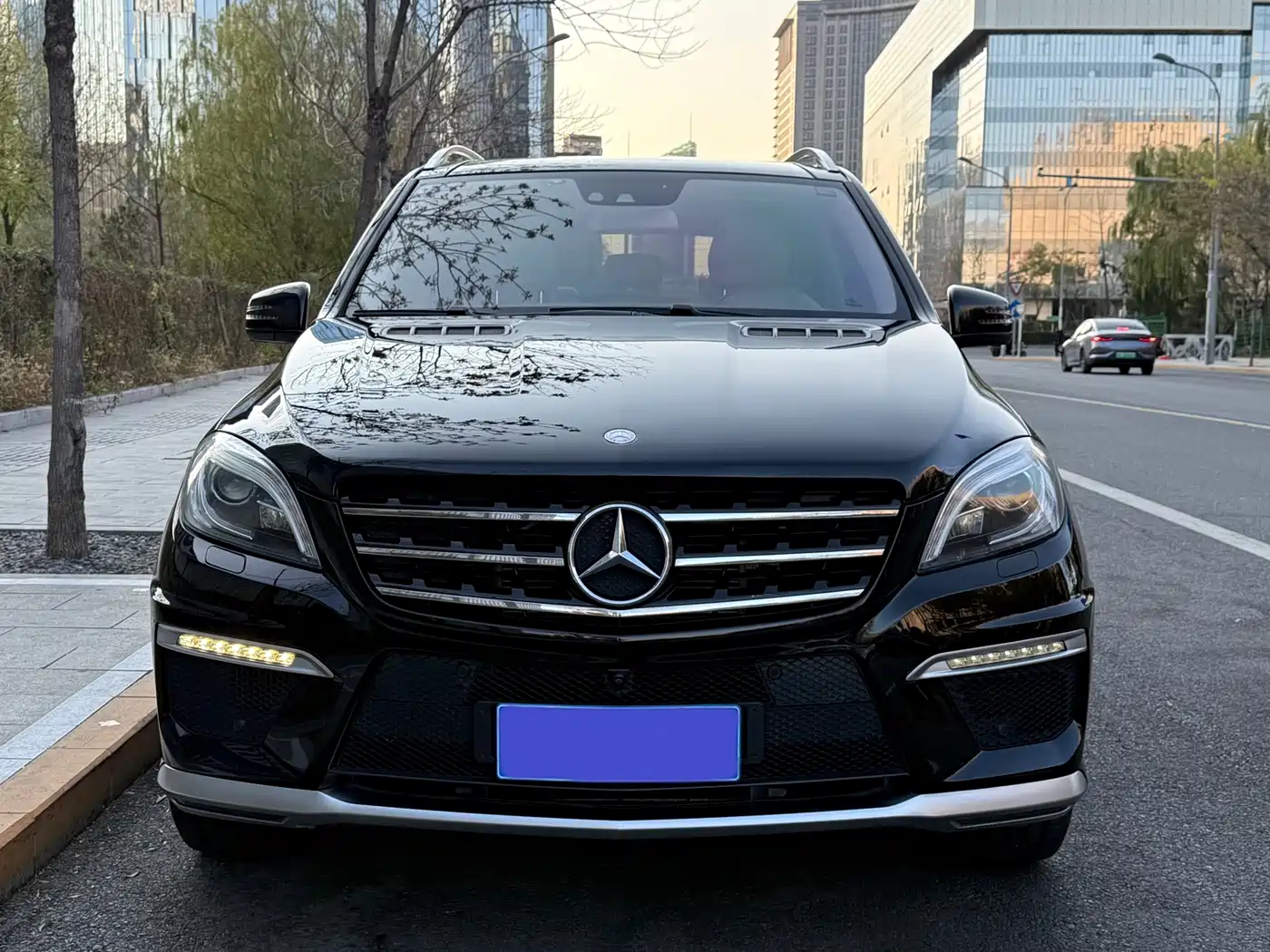 Mercedes-Benz M-Class AMG 2012 AMG ML 63 фото 18