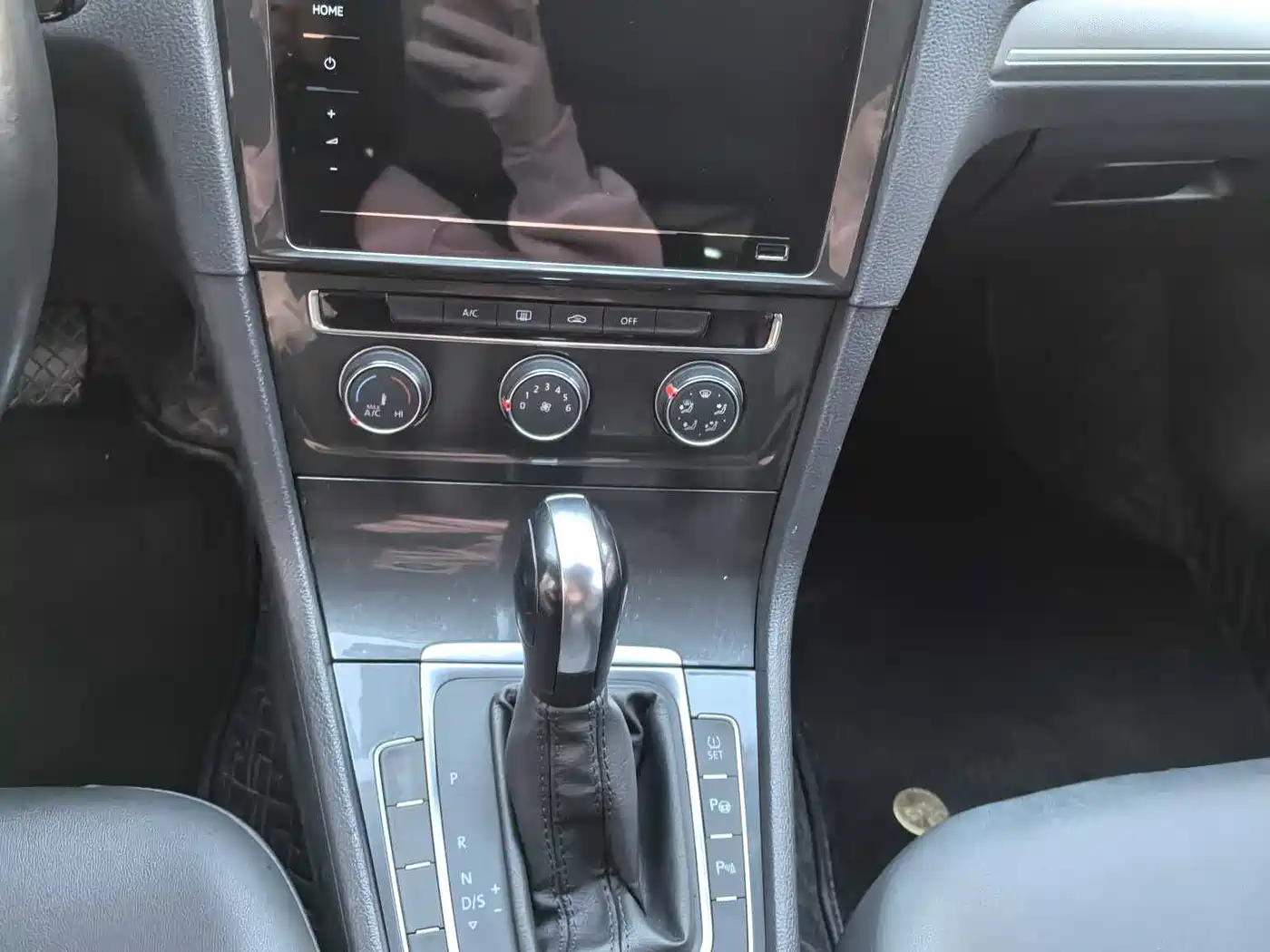 Volkswagen Golf 2018 1.6L Automatic Comfort фото 12