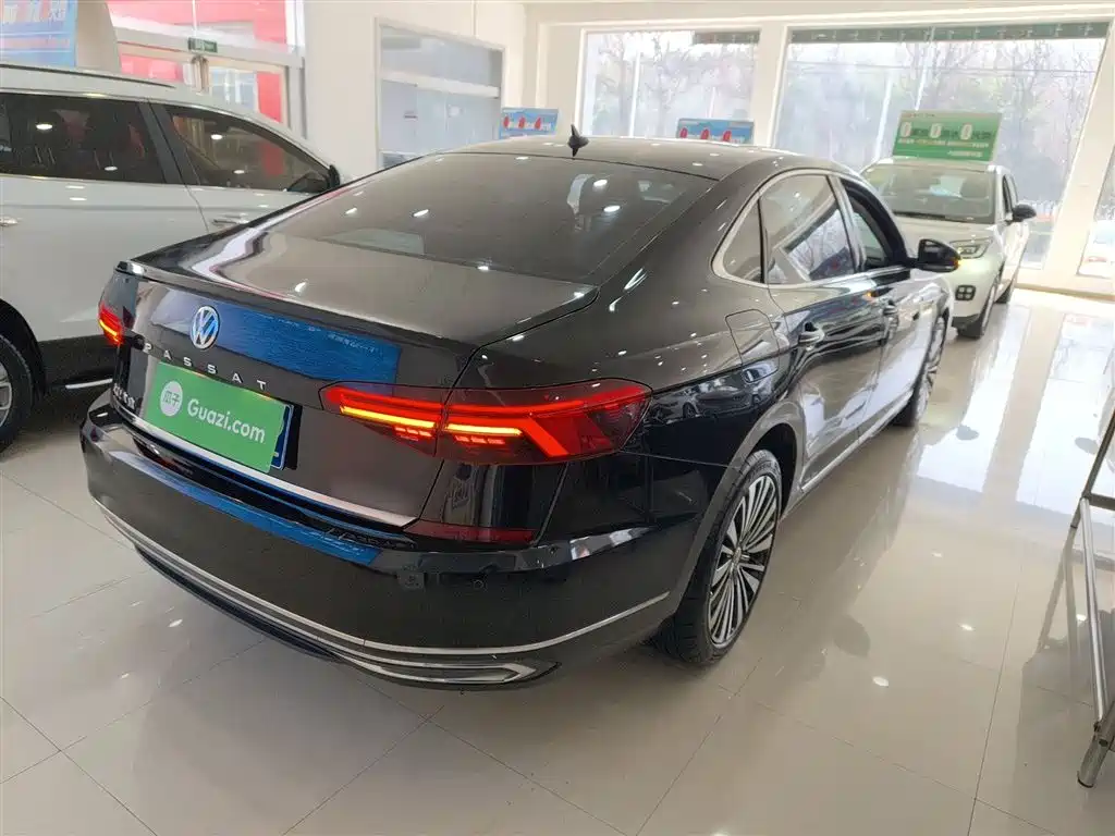 Volkswagen Passat 2019 330TSI Luxury Edition China VI фото 5