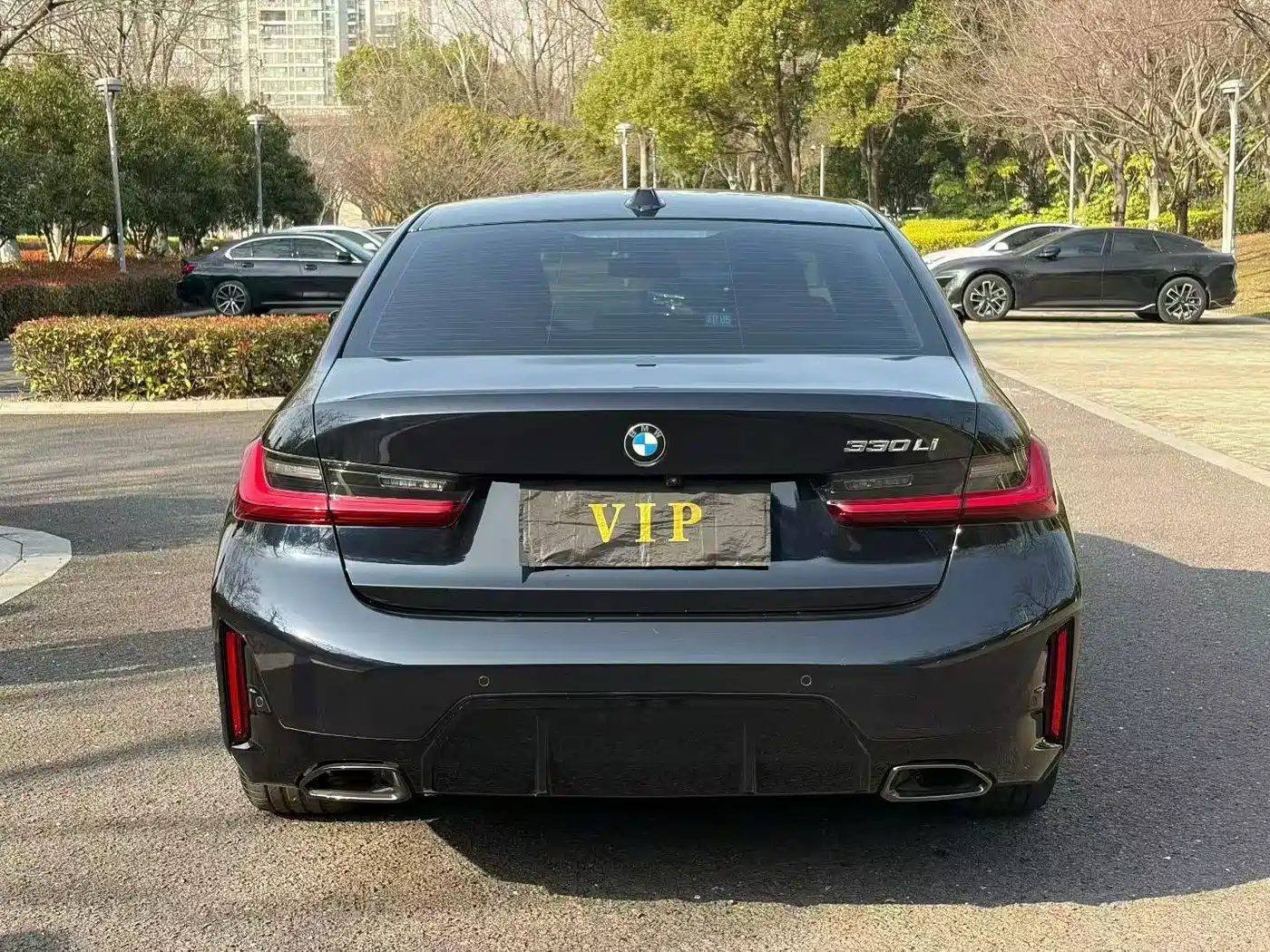 BMW 3 Series 2025 330Li M Sport Night Edition фото 8
