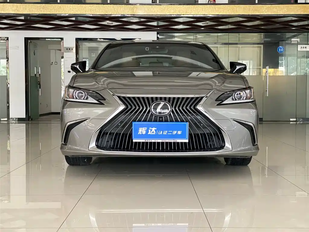 Lexus ES 2020 200 Excellence фото 2