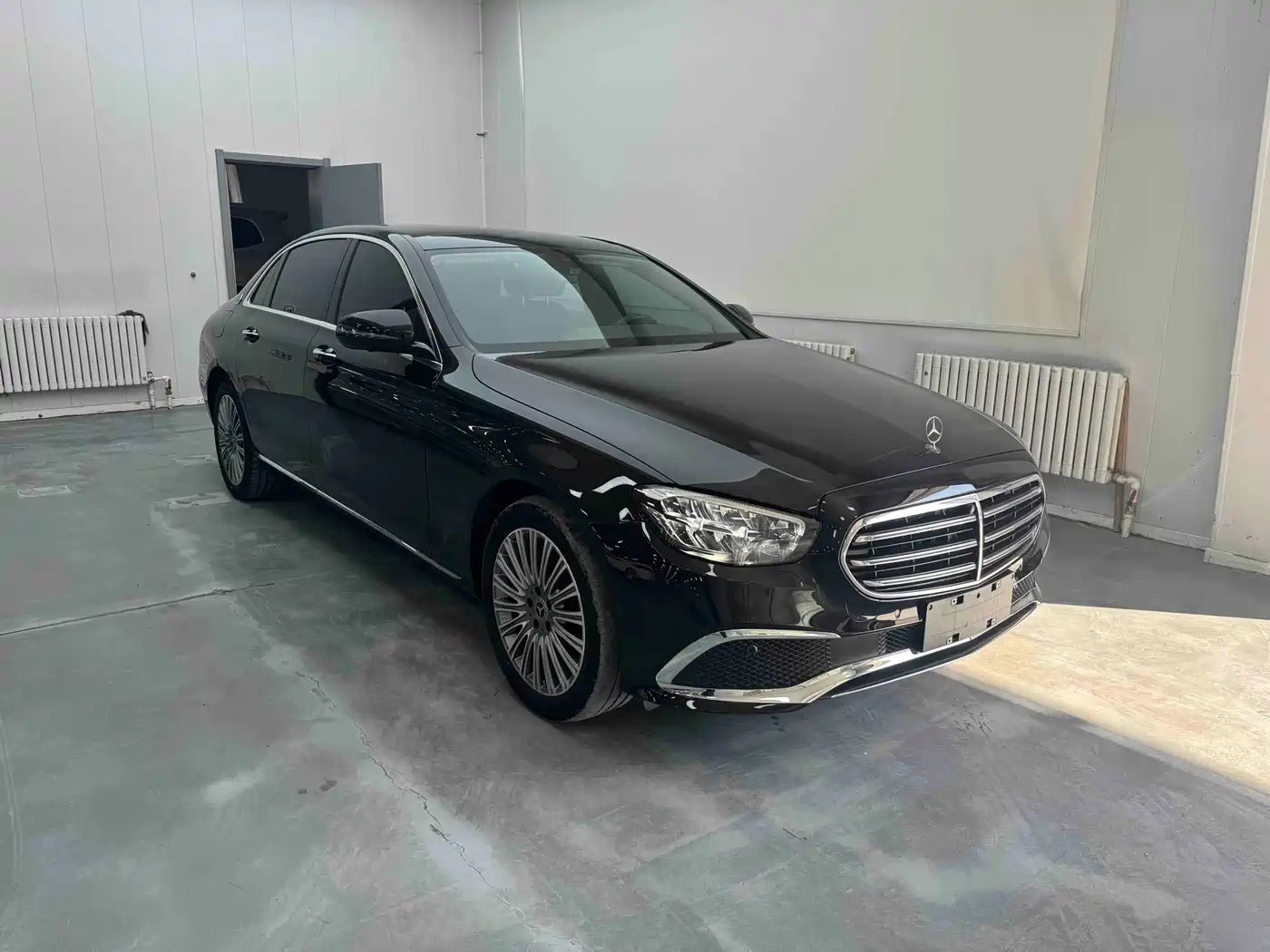 Mercedes-Benz E-Class 2023 E 300 L Fashion фото 3