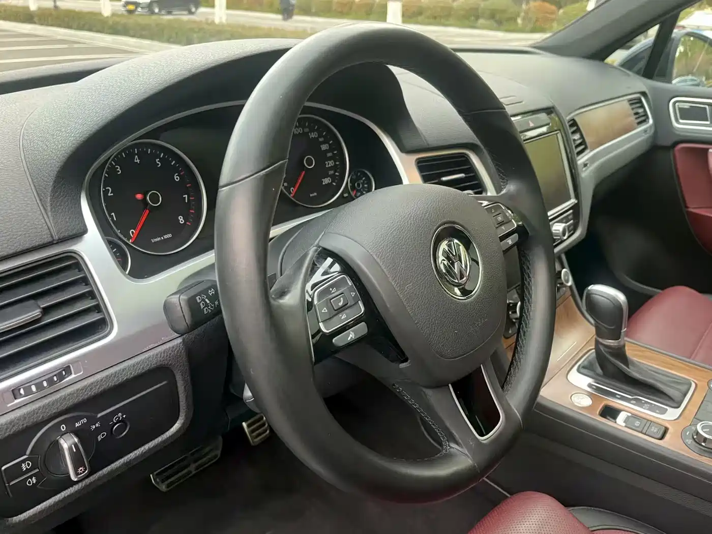 Volkswagen Touareg 2014 4.2L Standard фото 7