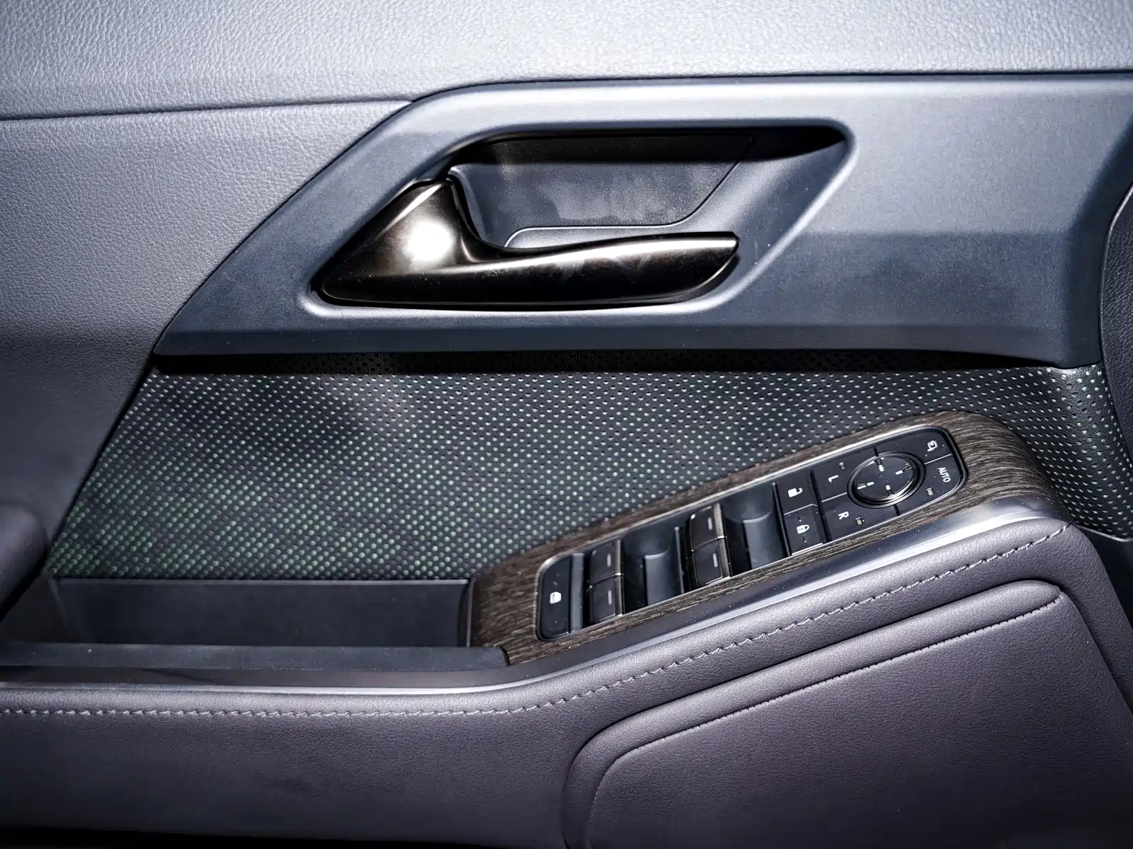 Фото 25 - Lexus GX