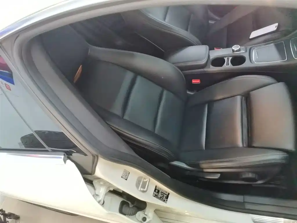 Mercedes-Benz CLA (Import) 2016 Facelift CLA 200 Sport фото 25
