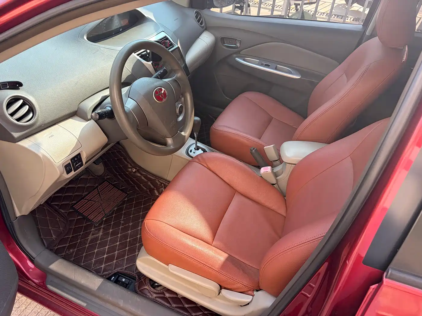 Toyota Vios 2010 Model 1.6L GL-i AT фото 4