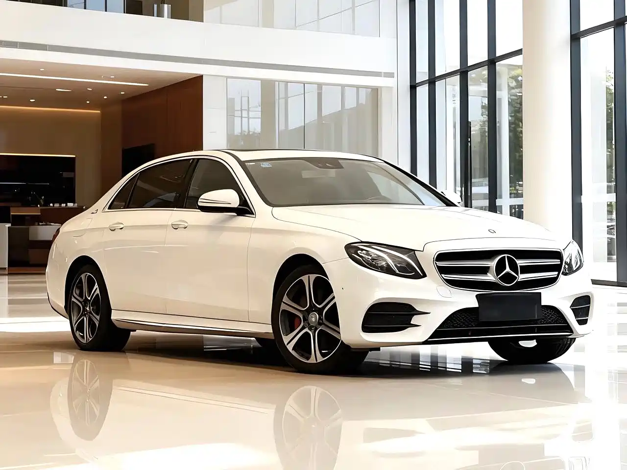 Mercedes-Benz E-Class 2016 E 300 L Sport Fashion Type фото 3