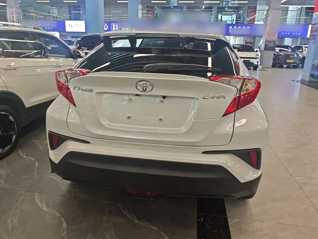 Toyota C-HR 2022 2.0L Leading Edition фото 6