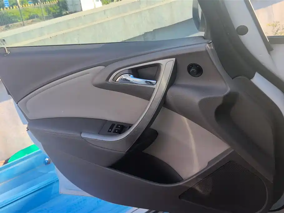 Buick Excelle 2013 GT 1.6L Automatic Fashion Edition фото 7