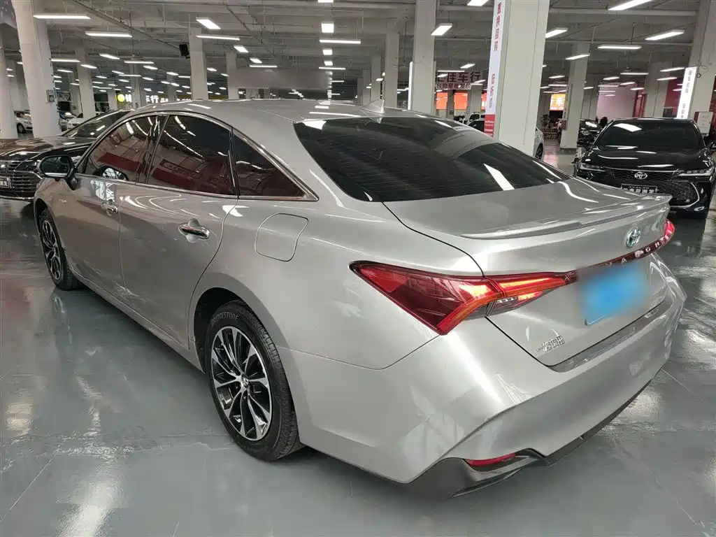 Toyota Avalon 2022 Hybrid 2.5L Luxury Edition фото 5