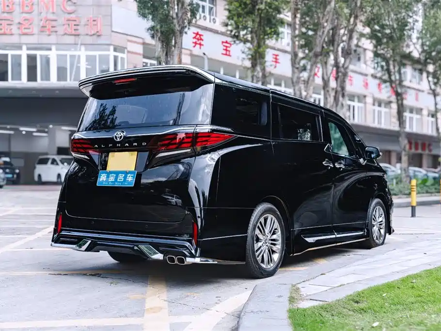Toyota Alphard 2025 Hybrid 2.5L Prestige Gold Edition фото 4