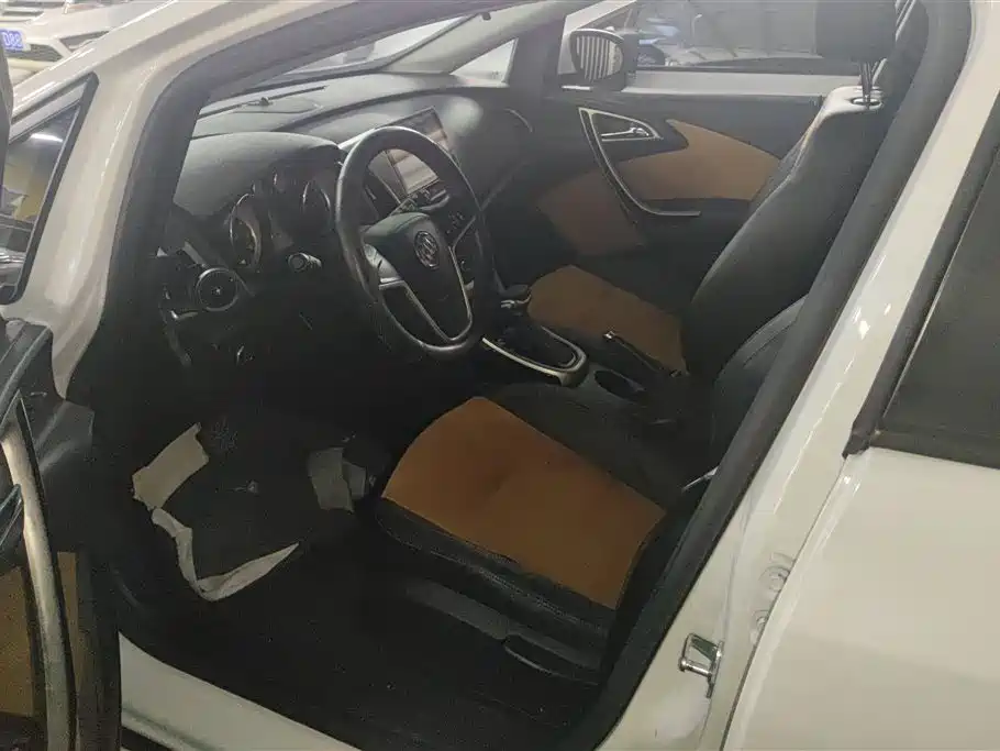Buick Excelle 2014 XT 1.6L Automatic Fashion фото 9
