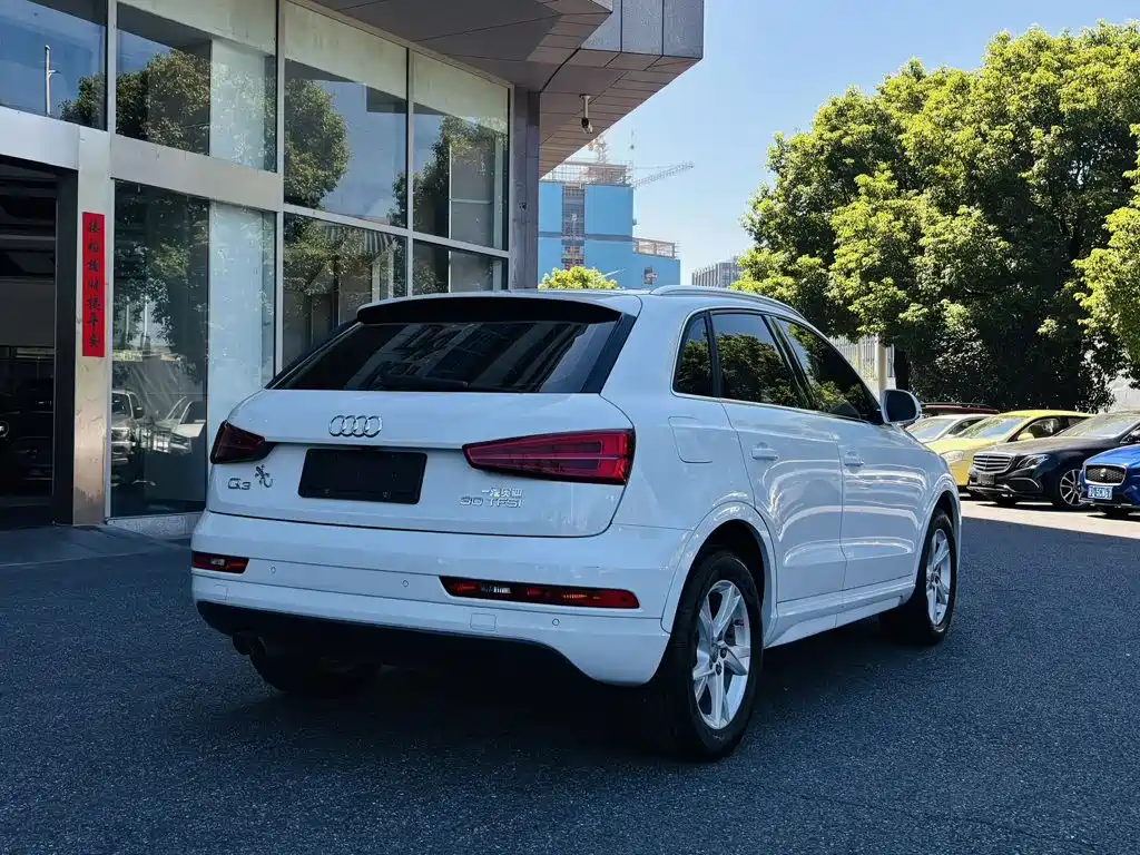 Фото 9 - Audi Q3