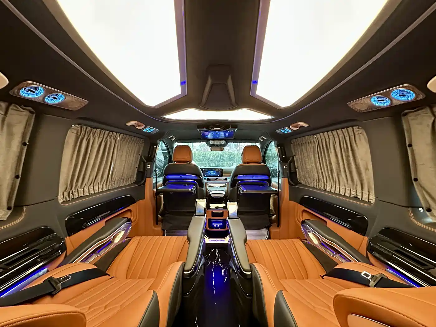 Mercedes-Benz Vito 2024 2.0T Business 7-Seater фото 18