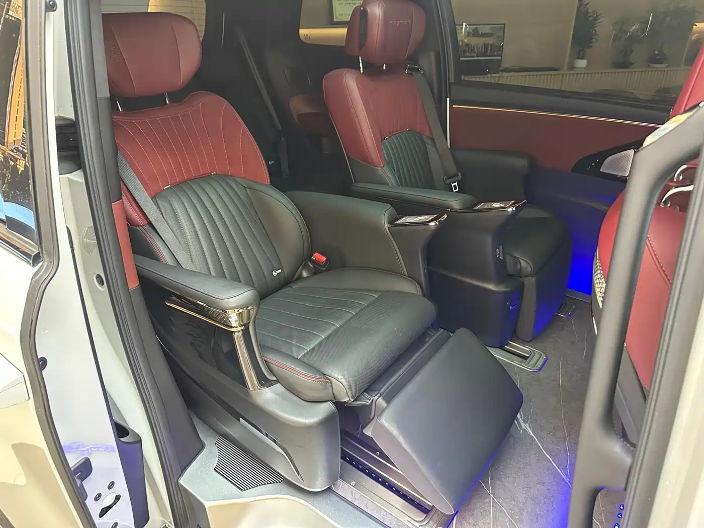 GAC Trumpchi Trumpchi M8 2023 Model Master Series Hybrid Royal Edition фото 12
