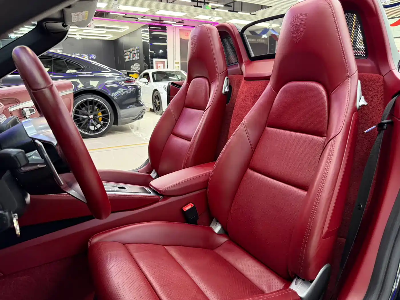 Porsche 718 2018 Boxster 2.0T фото 6