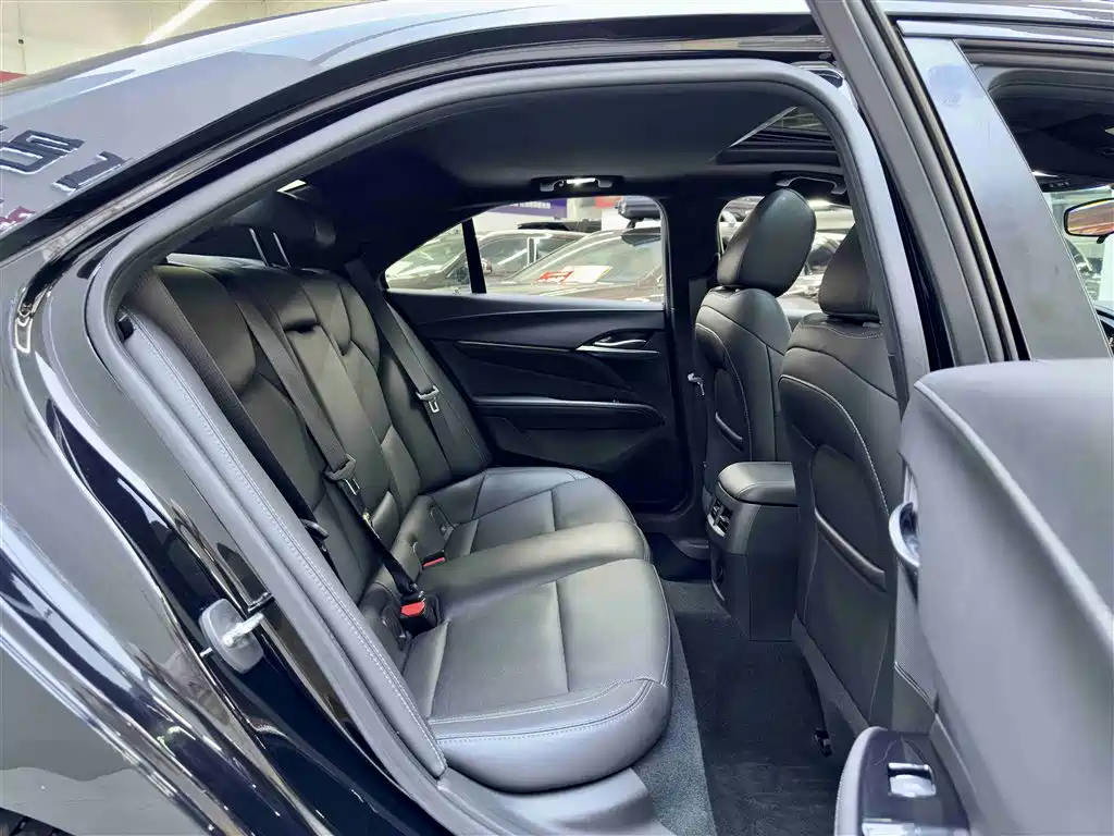 CADILLAC CT4