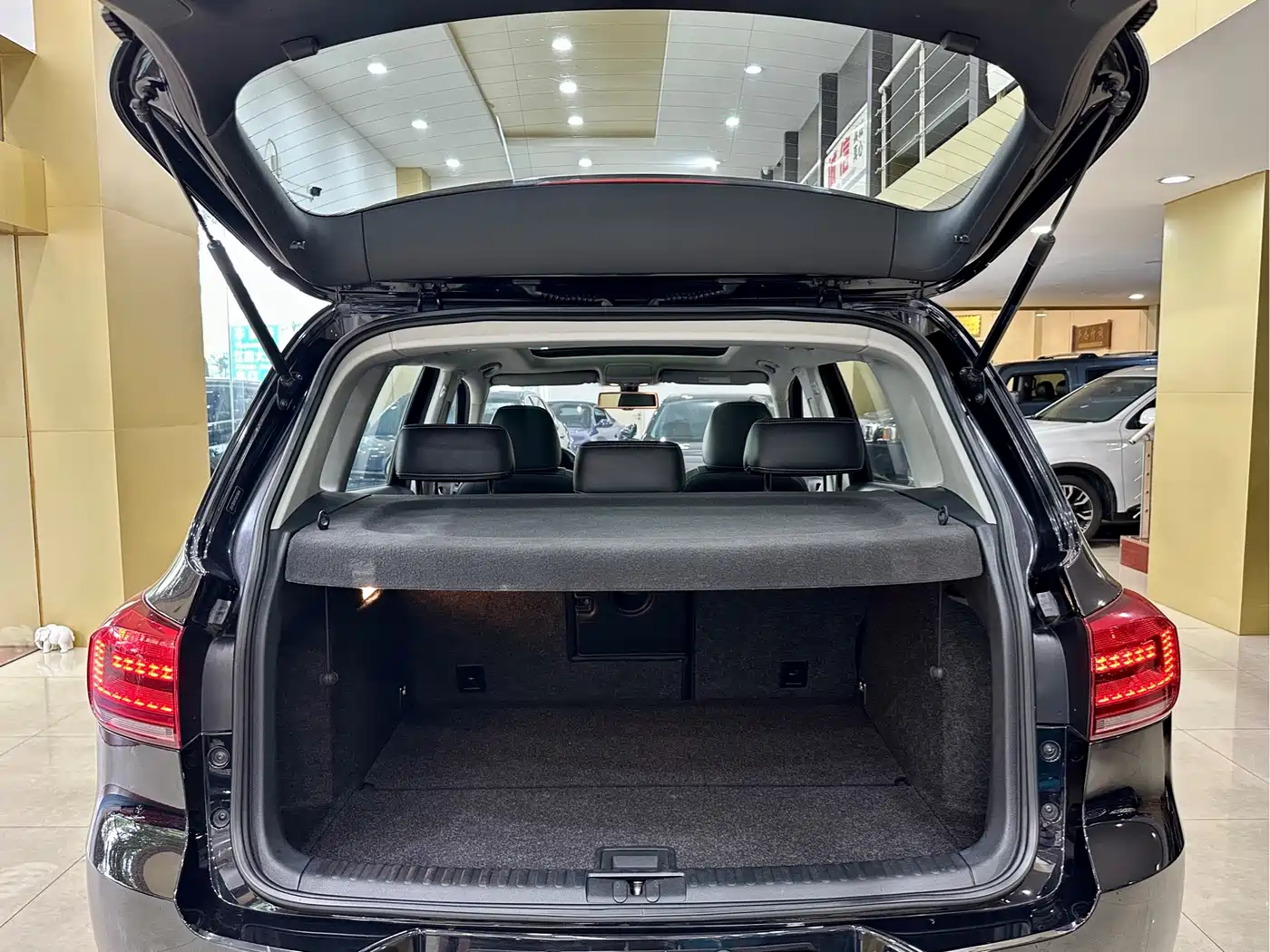 Volkswagen Tiguan 2016 Model 300TSI Automatic 2WD Luxury Edition фото 19