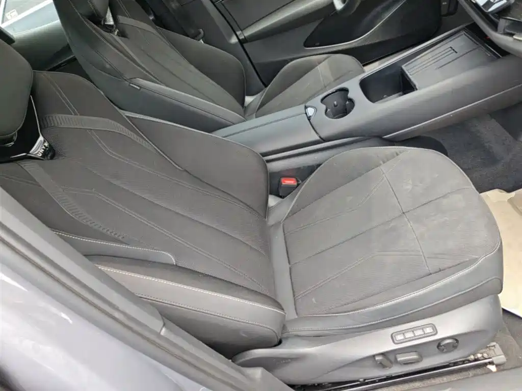 Volkswagen Unique 06 2024 Facelift Pro Long Range фото 25