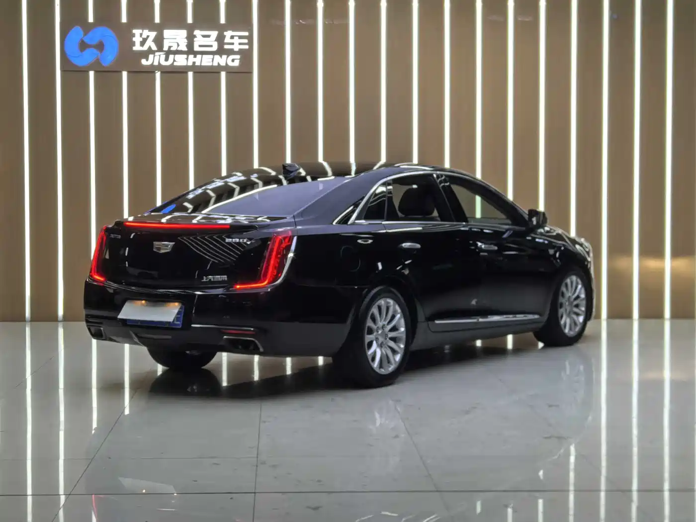 CADILLAC XTS