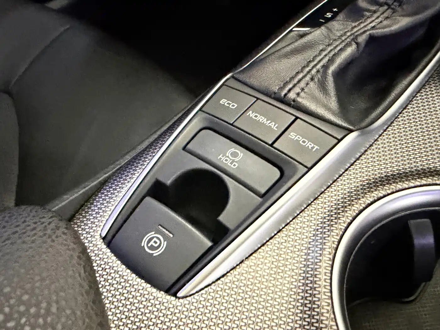 Toyota Camry 2021 2.5S Feng Shang Edition фото 16