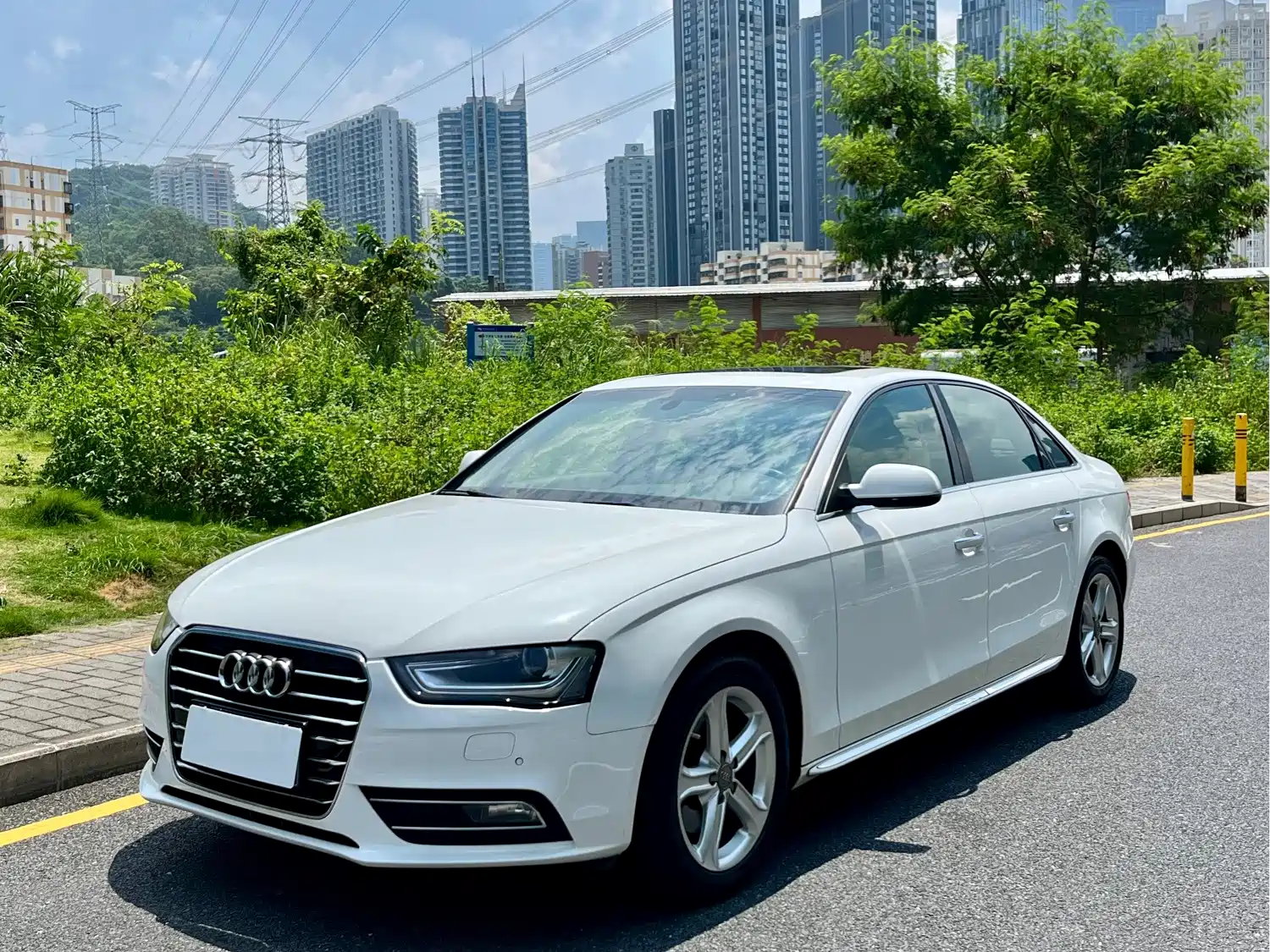 Фото 1 - Audi A4L