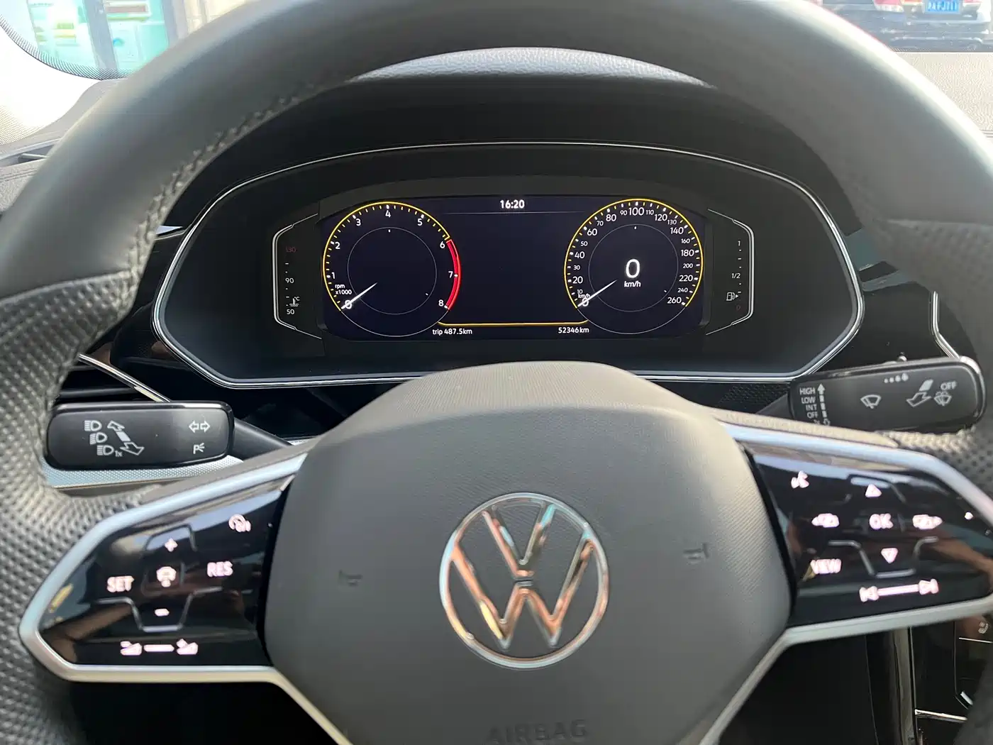 Volkswagen Passat 2024 380TSI Elite Edition фото 8