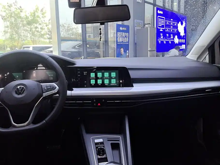 Volkswagen Golf 2023 Facelift 280TSI DSG Pro фото 13
