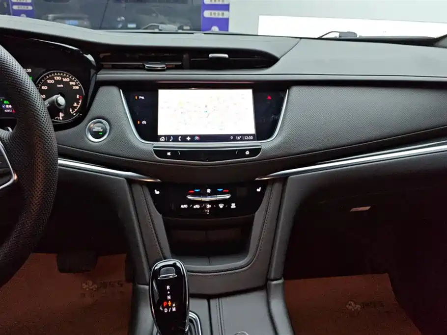 Cadillac XT5 2022 2.0T 2WD Luxury фото 13