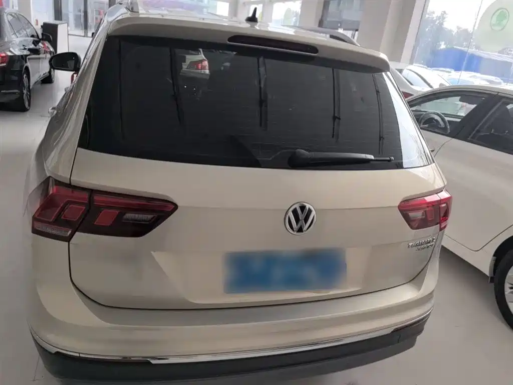 Volkswagen Tiguan L 2019 Facelift 330TSI Auto 2WD Panorama Comfort China VI фото 6