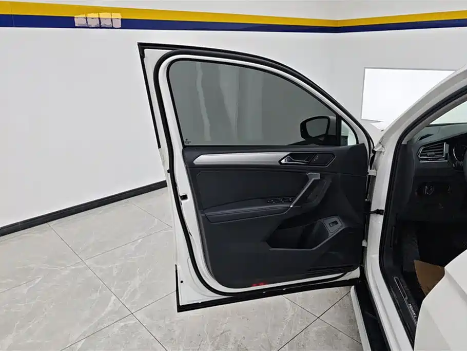 Volkswagen Tiguan L 2017 330TSI Automatic 2WD Flagship Edition фото 7