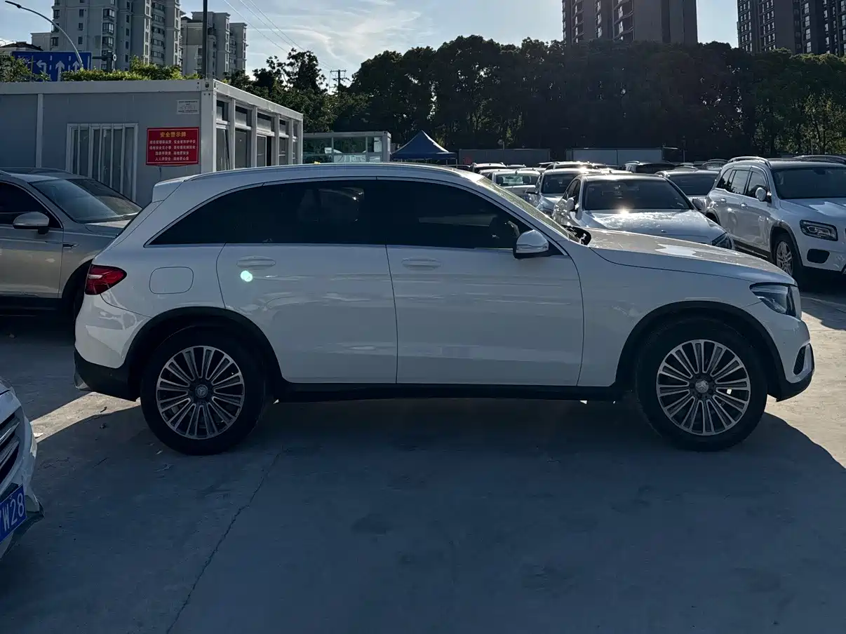 Mercedes-Benz GLC 2016 GLC 260 4MATIC Dynamic фото 3