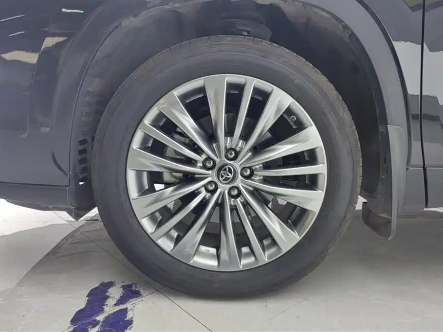 Toyota Highlander 2022 Model Dual Engine 2.5L 4WD Premium Edition 7-Seater фото 6