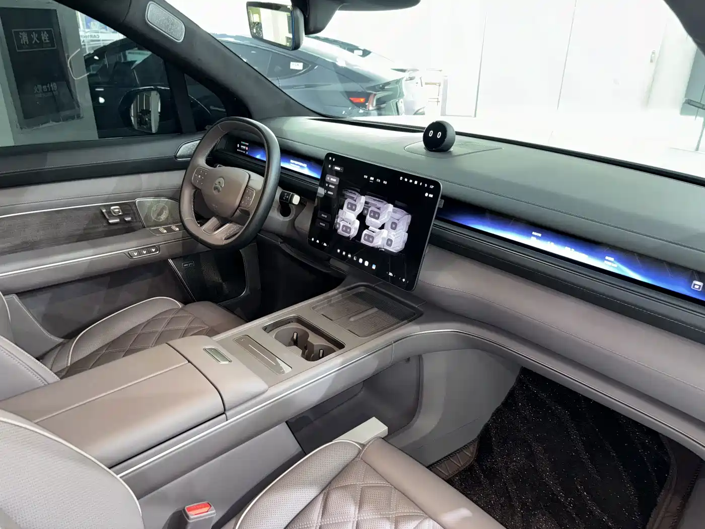 NIO ES8 2026 2025 Model 6-Seat Executive Luxury Edition