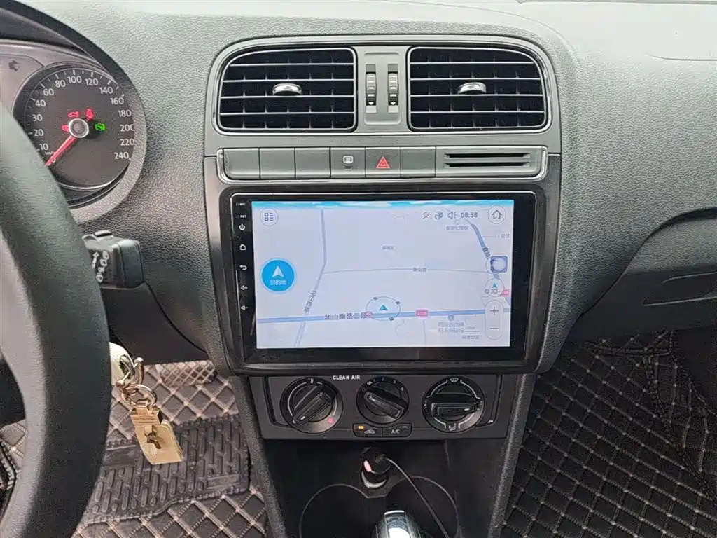 Volkswagen Polo 2016 1.4L Automatic Trend фото 9