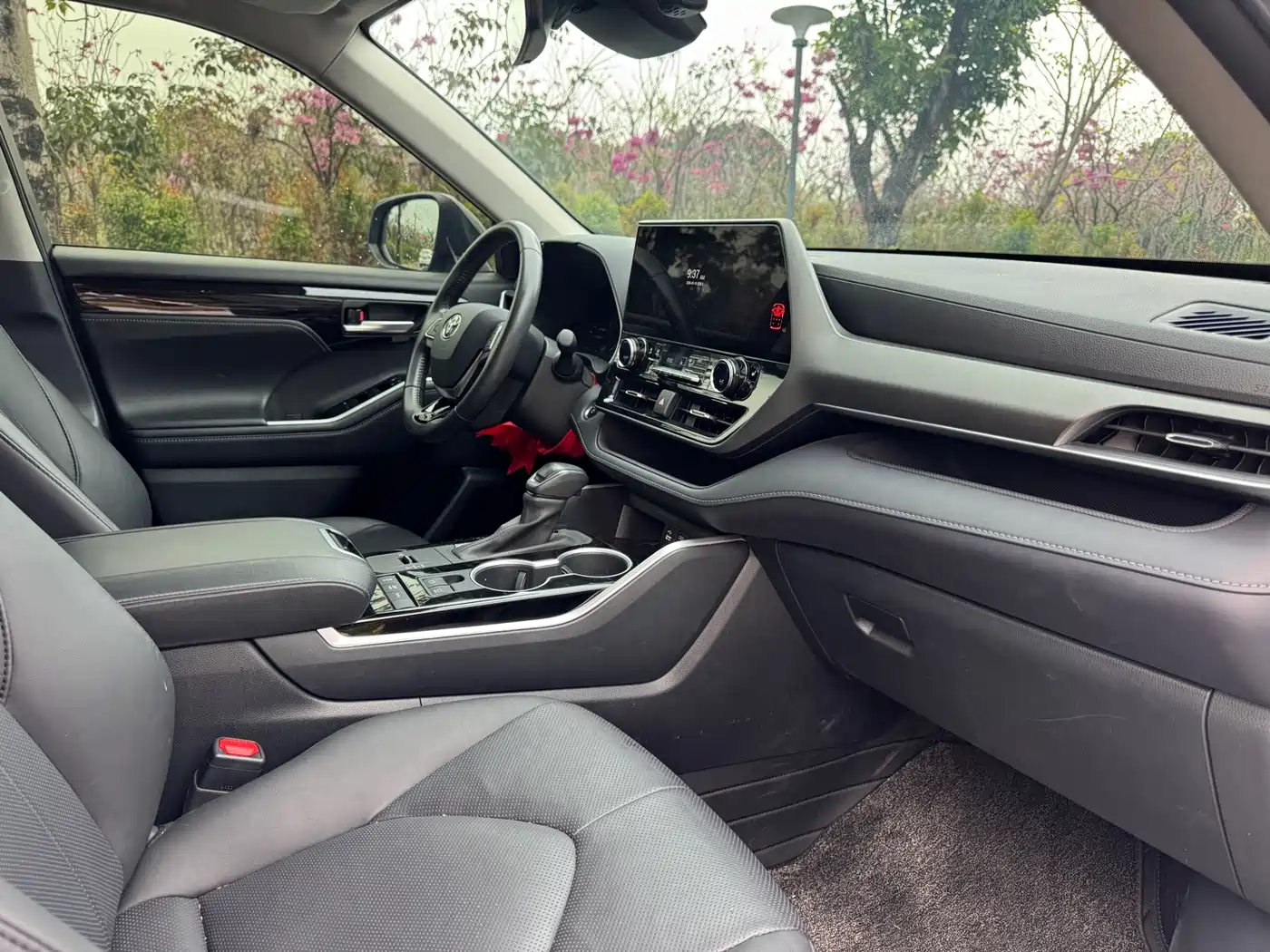 Toyota Highlander 2024 2.5L Smart Hybrid 4WD Luxury 7-seater фото 11